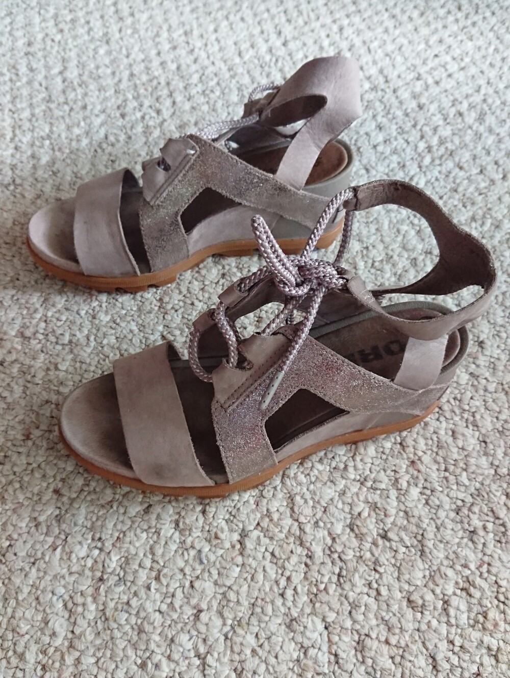 Sorel Joanie II Ankle Lace Sandal in ash brown/ taupe metallic colorway size 7.5